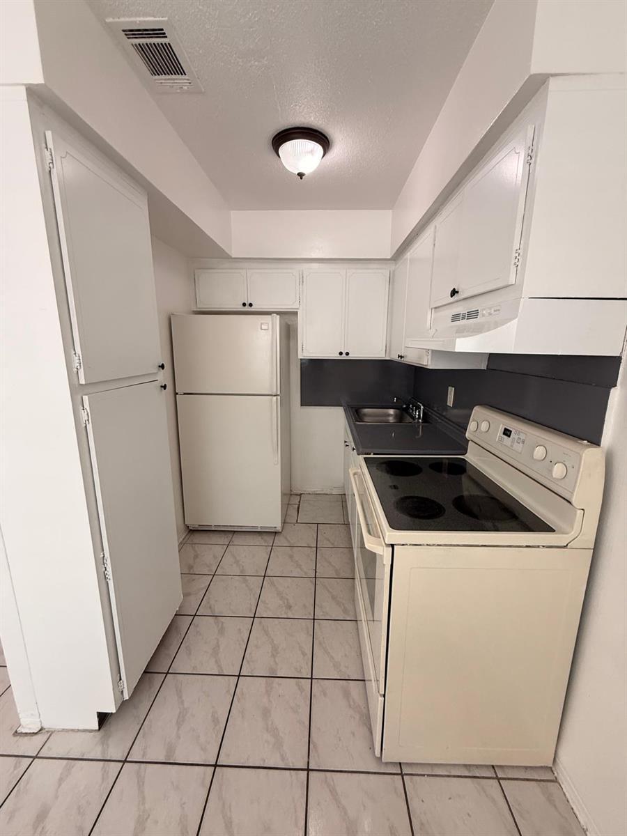 2501 Pierce Street # 6, Hollywood FL 33020 photo 2