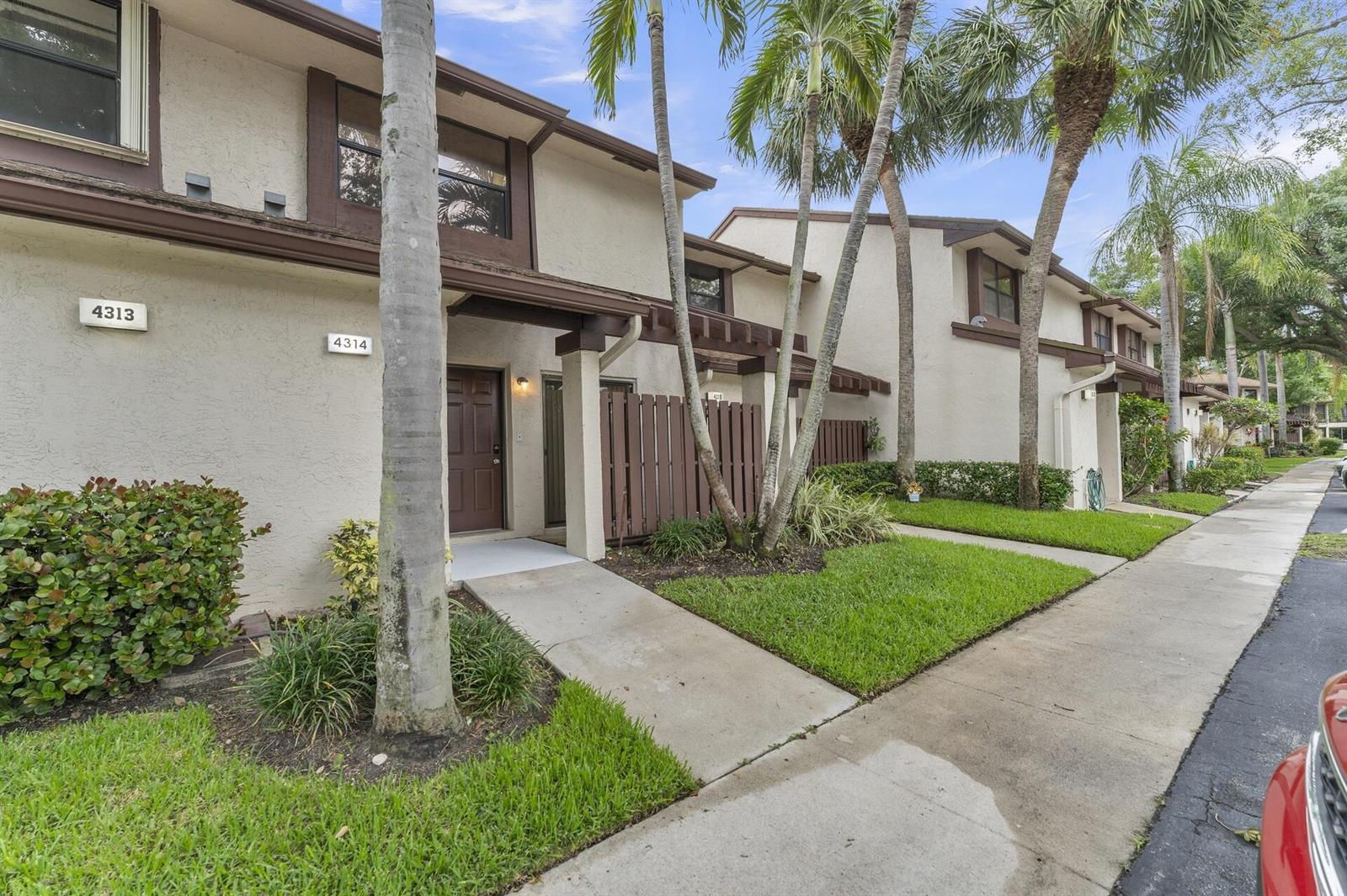4314 Carambola Circle N, Coconut Creek FL 33066 photo 4