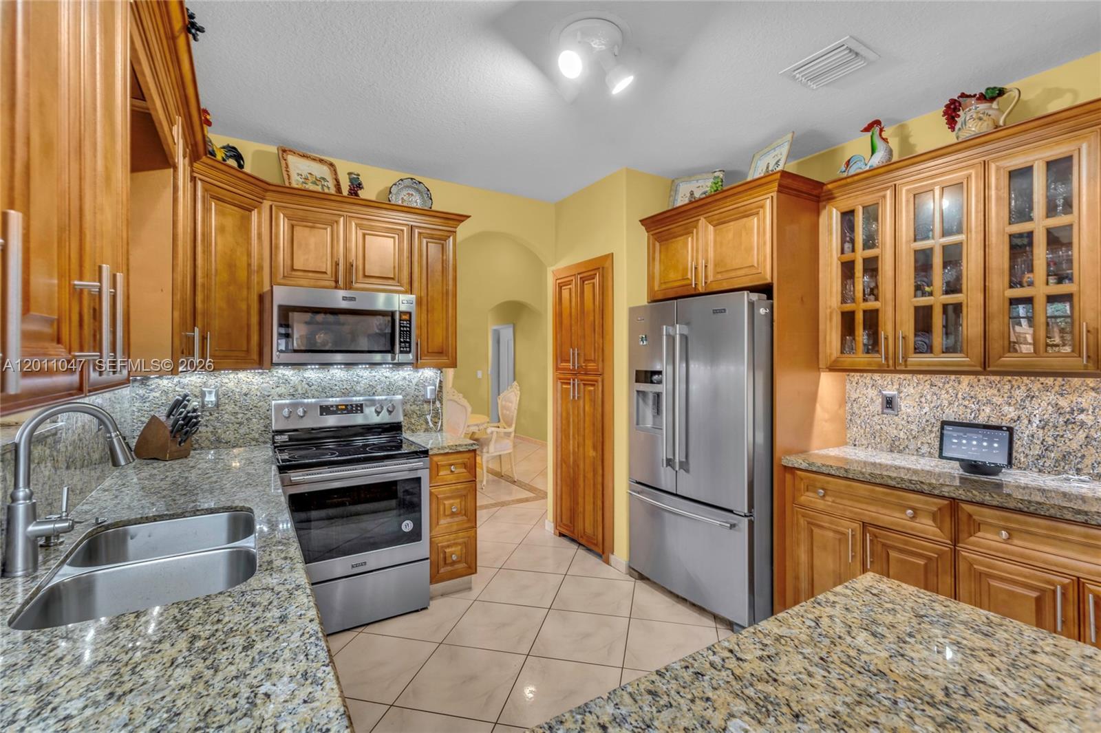 16037 NW 77th Pl, Miami Lakes FL 33016 photo 4