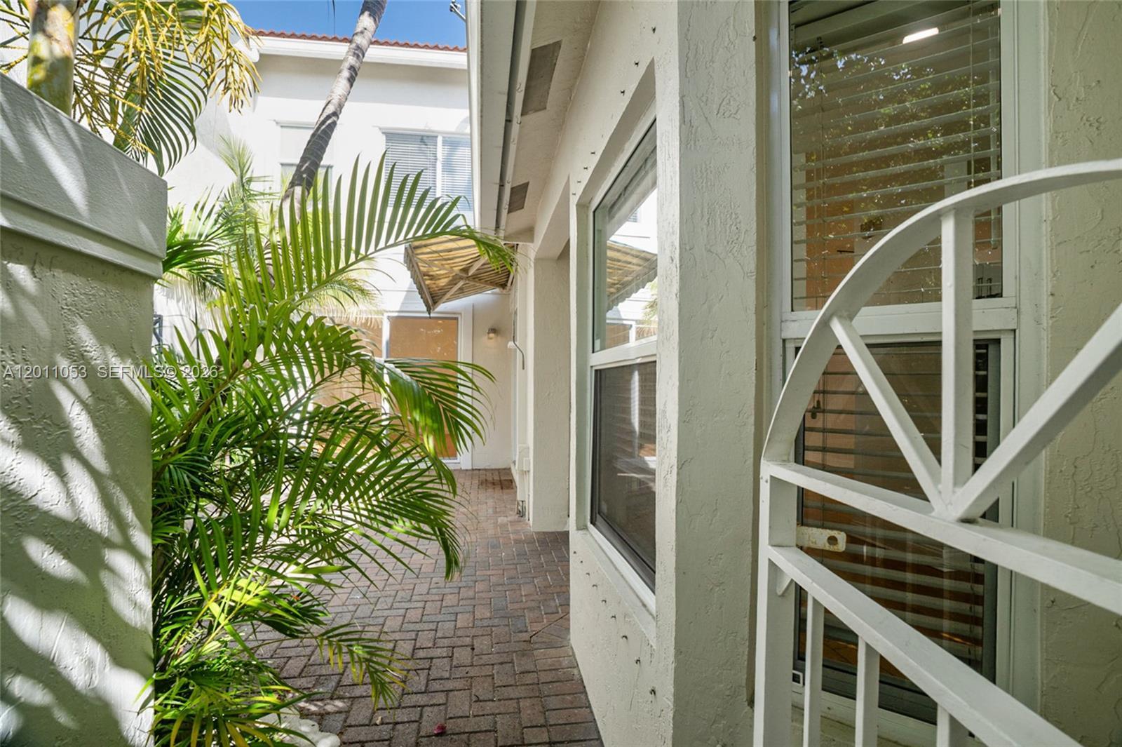 1640 Weeping Willow Way # 1640, Hollywood FL 33019 photo 2