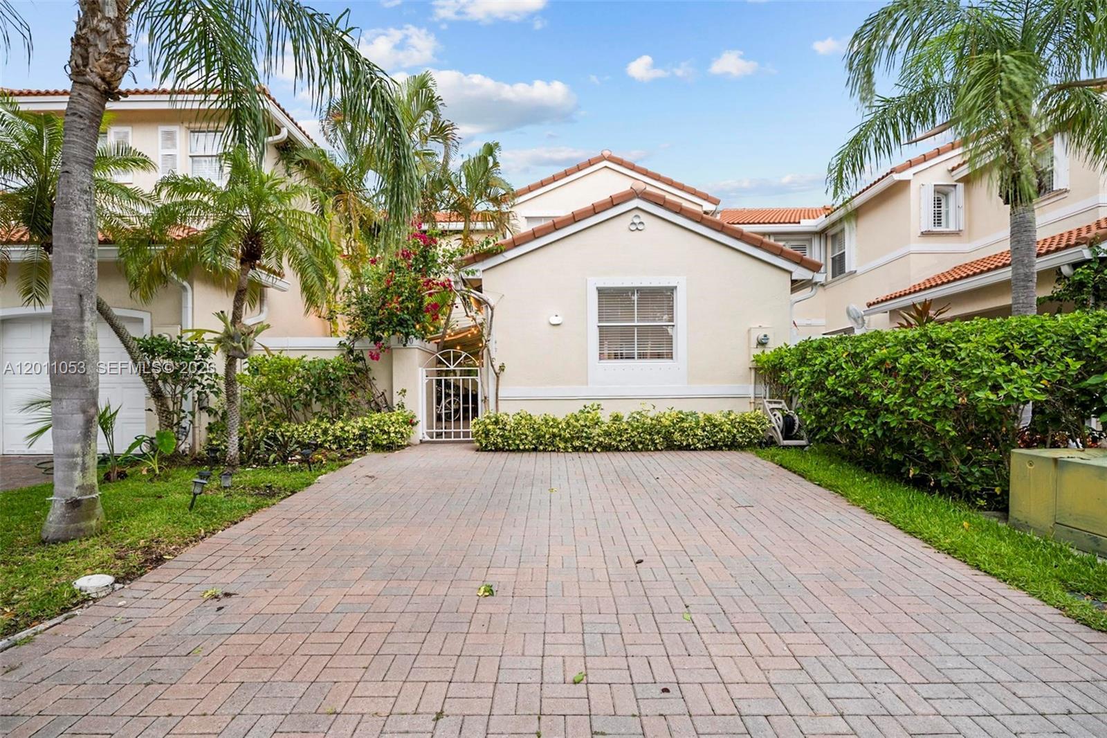 1640 Weeping Willow Way # 1640, Hollywood FL 33019 photo 4