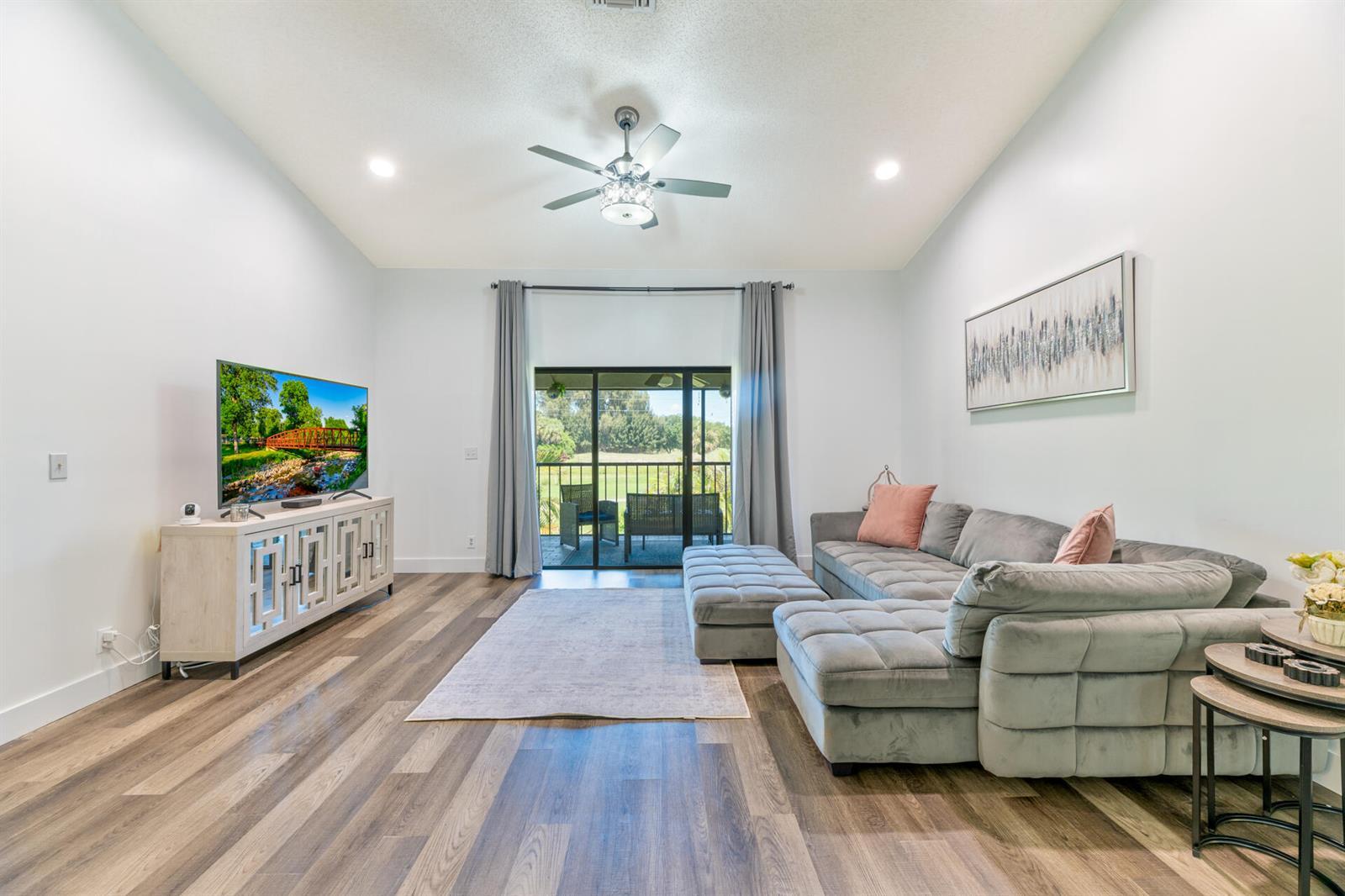 5142 Fountains Drive S, Lake Worth FL 33467 photo 2