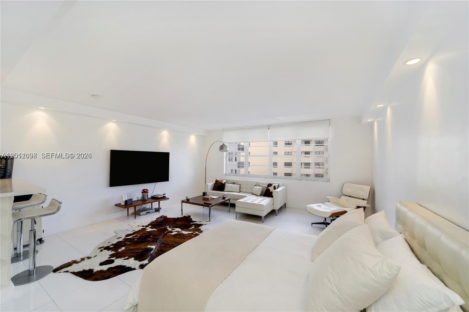 100 Lincoln Rd # 605, Miami Beach FL 33139 photo 2