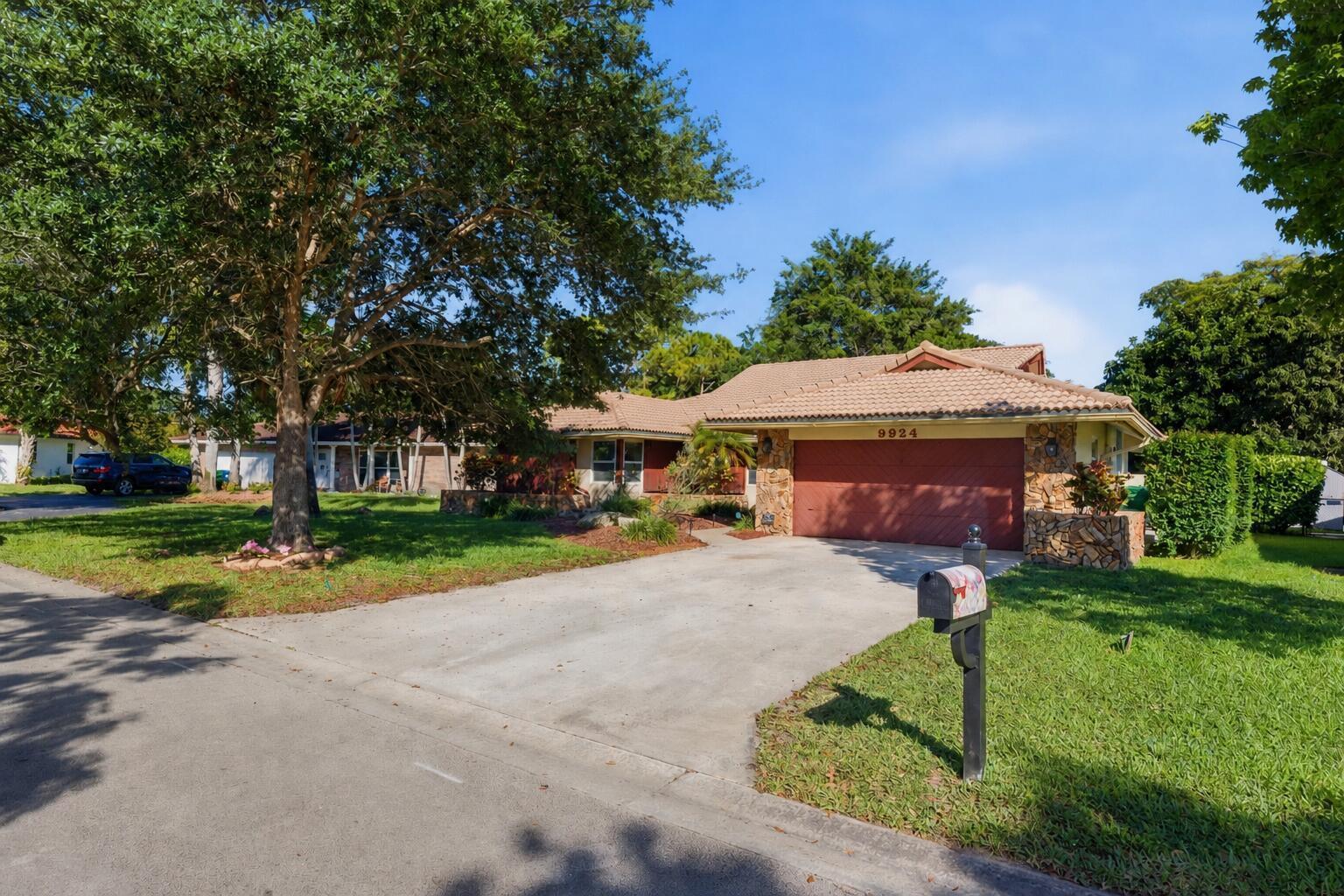 9924 NW 3rd Place, Coral Springs FL 33071 photo 2