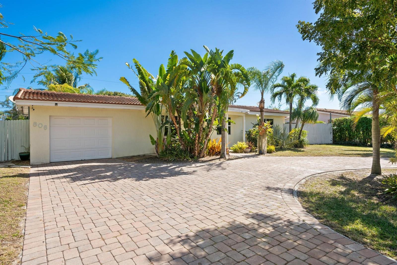806 SE 9th Avenue, Deerfield Beach FL 33441 photo 4