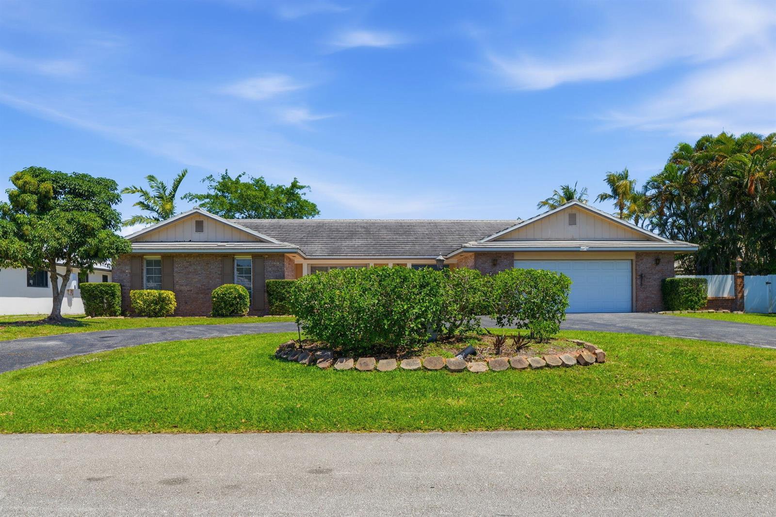 232 Gleneagles Drive, Lake Worth FL 33462 photo 2