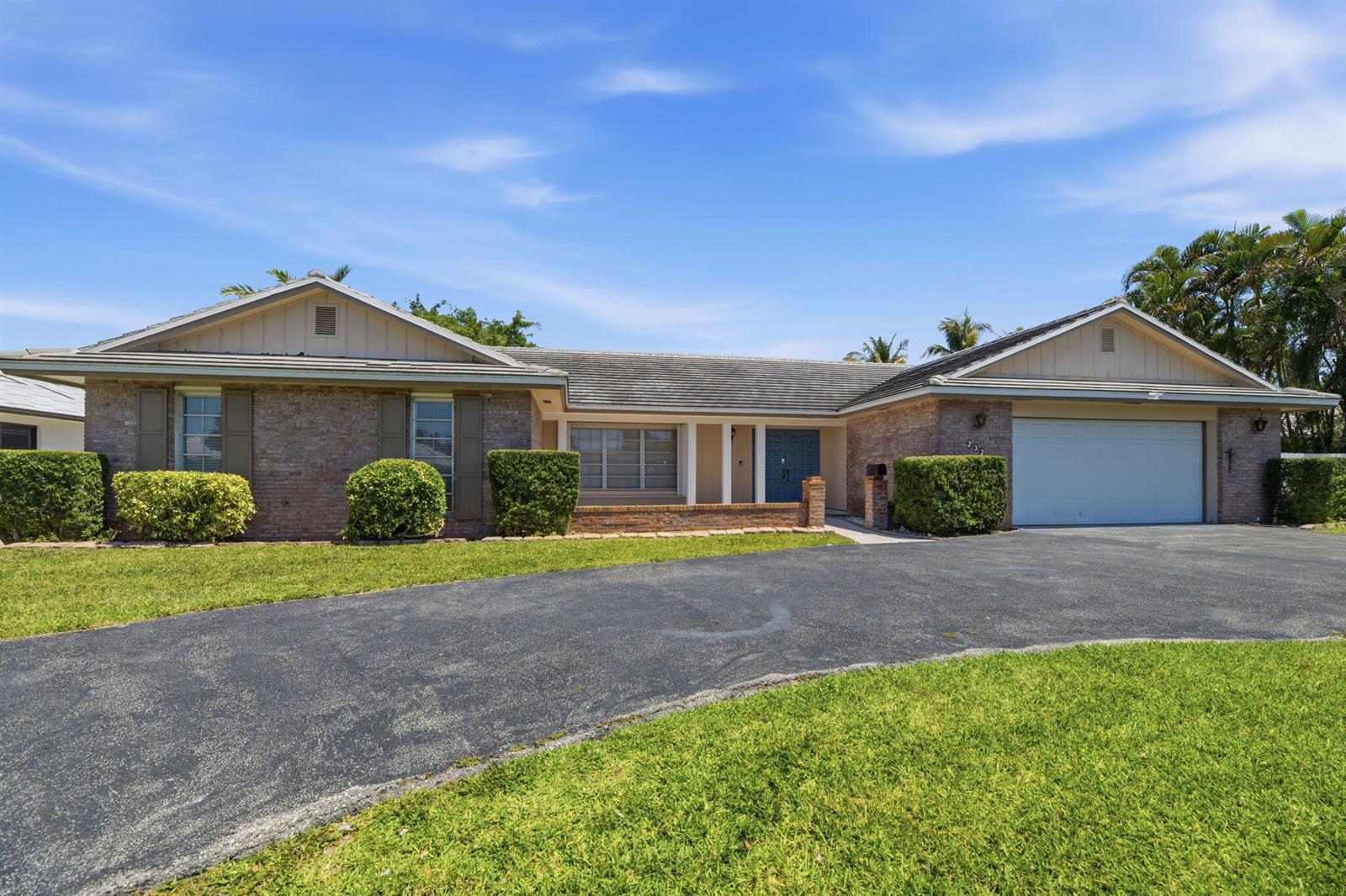 232 Gleneagles Drive, Lake Worth FL 33462