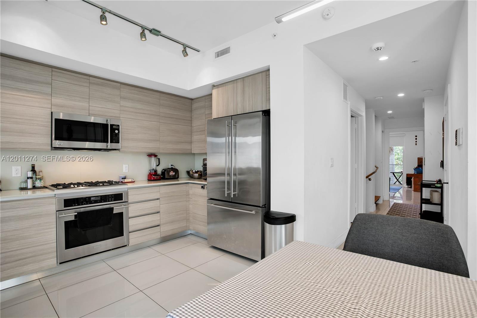 87 N Shore Dr, Miami Beach FL 33141 photo 3