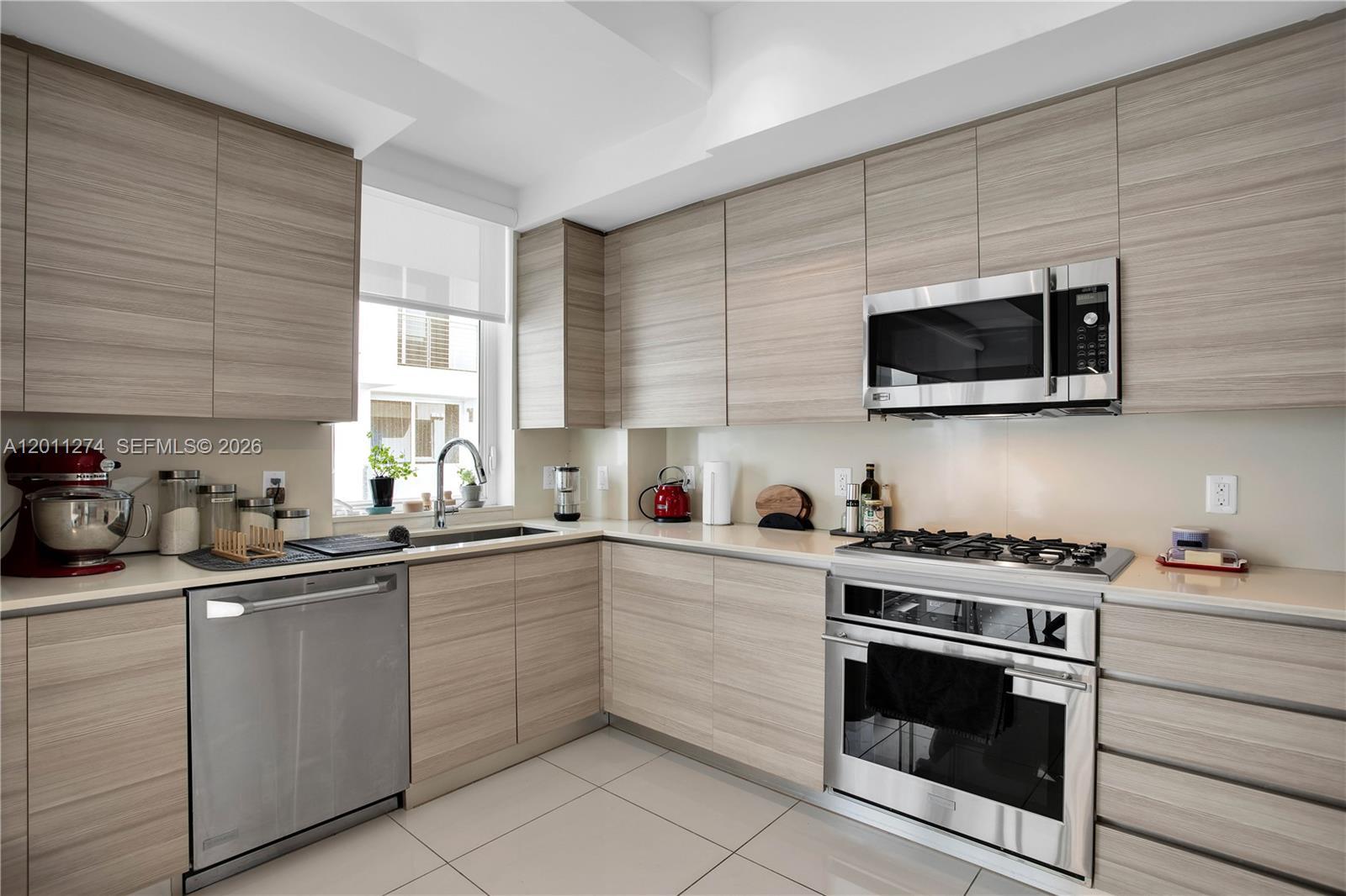 87 N Shore Dr, Miami Beach FL 33141 photo 5