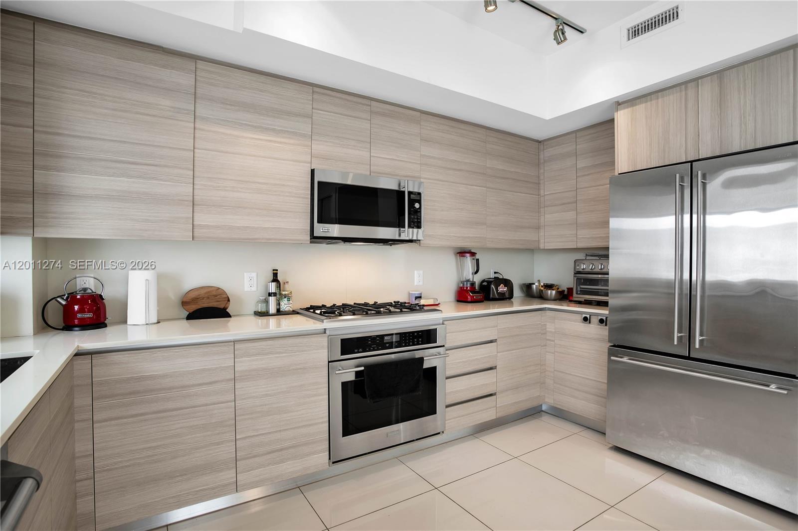 87 N Shore Dr, Miami Beach FL 33141 photo 4