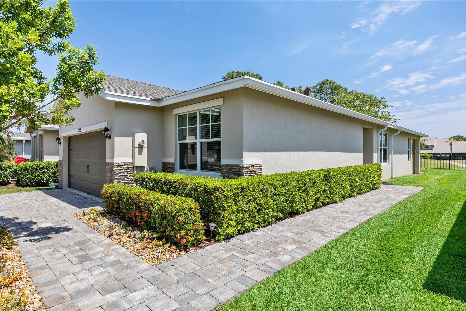 5725 SE Kawana Trail, Hobe Sound FL 33455 photo 3