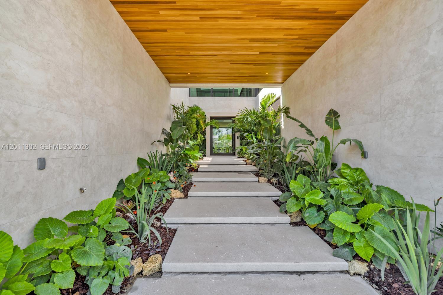 2006 NE 124th St, North Miami FL 33181 photo 5