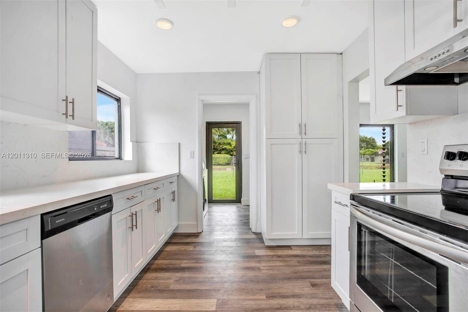 8931 SW 182nd Ter, Palmetto Bay FL 33157 photo 4