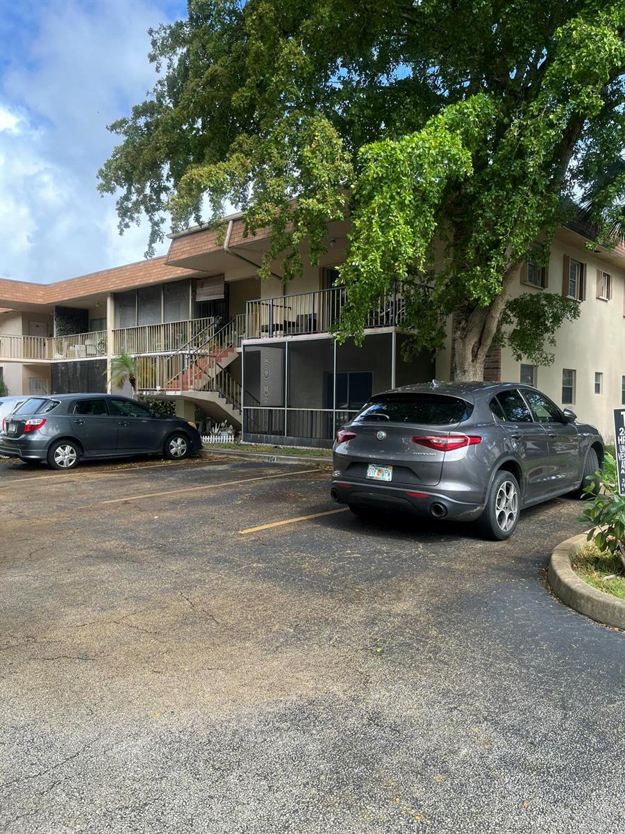 2015 Madison Street # 105, Hollywood FL 33020 photo 2