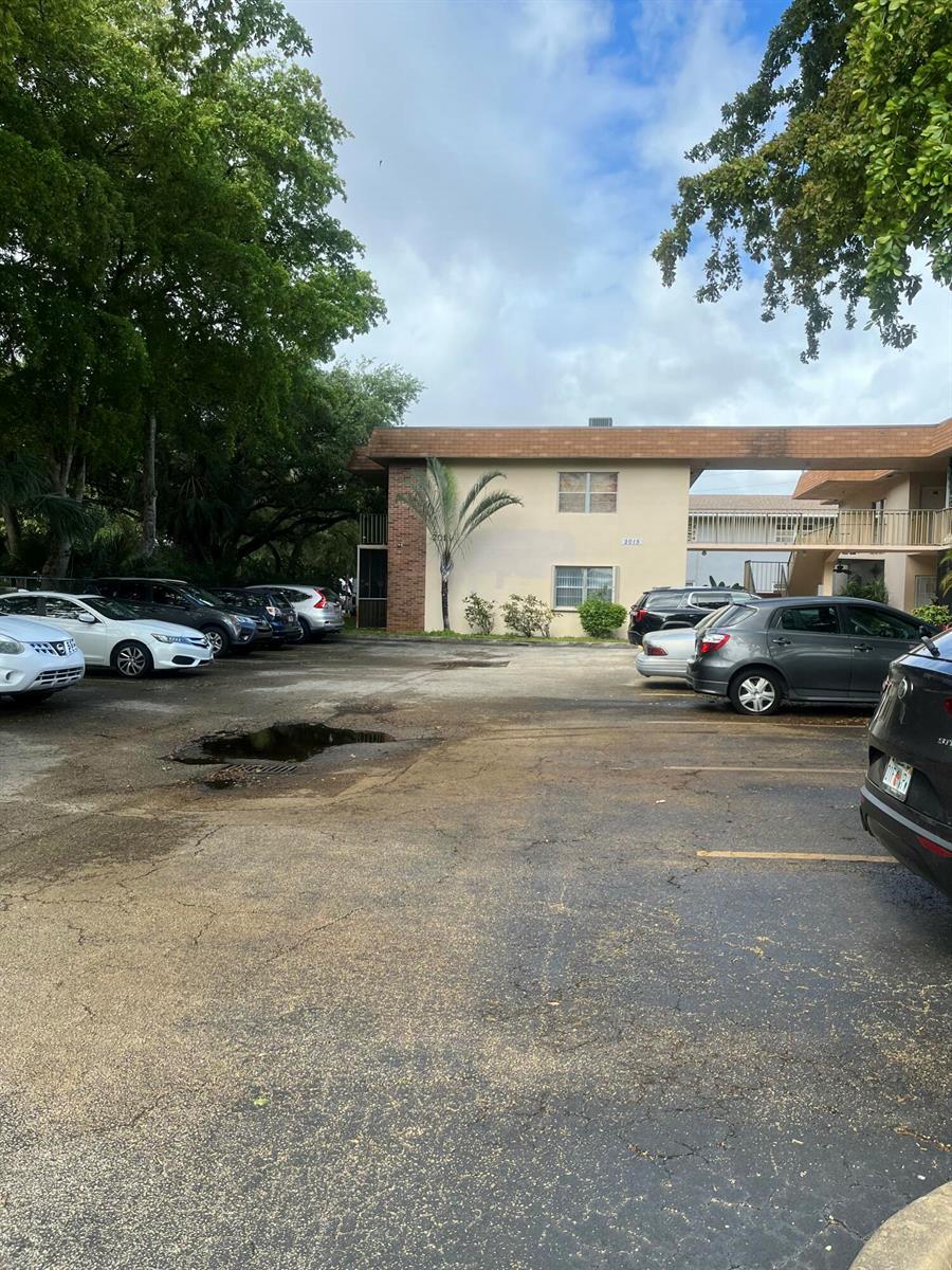 2015 Madison Street # 105, Hollywood FL 33020