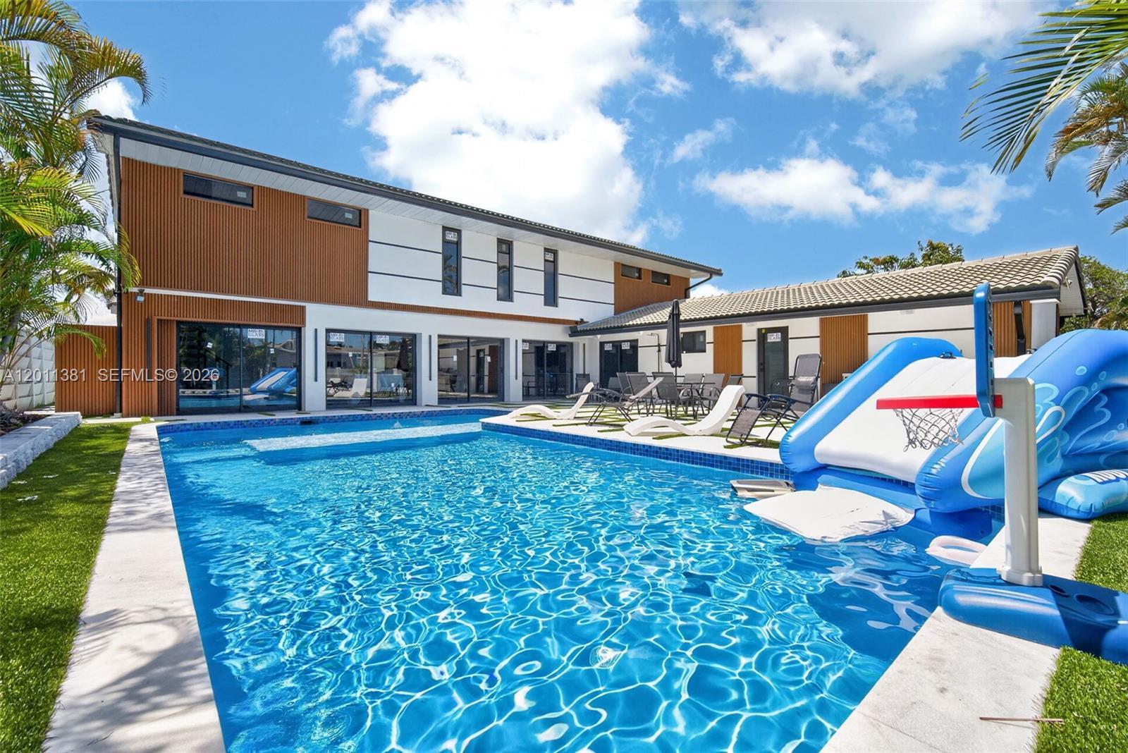 2131 N 53rd Ave, Hollywood FL 33021 photo 3
