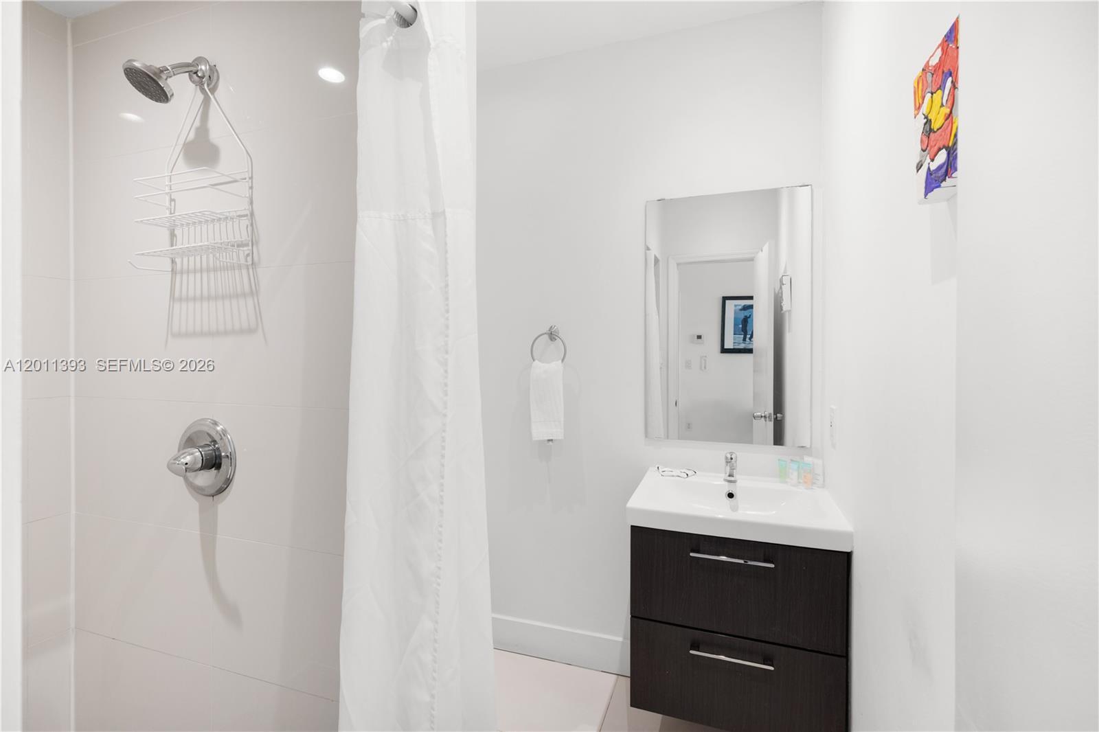 5445 Collins Ave, Miami Beach FL 33140 photo 4