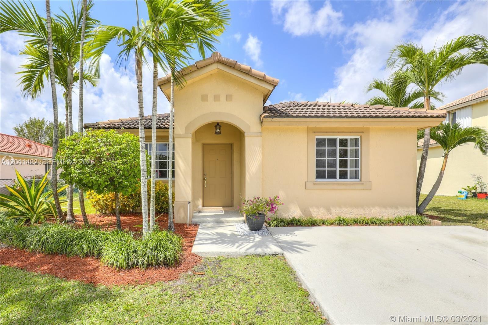450 SE 30th Dr, Homestead FL 33033 photo 2