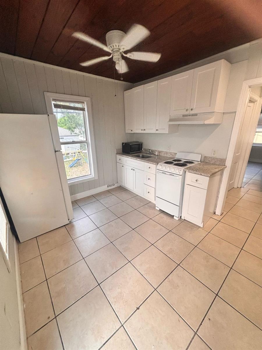 817 NW 7th Street, West Palm Beach FL 33401 photo 3