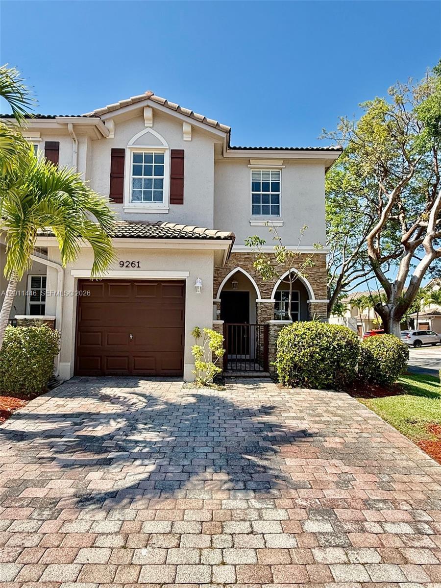 9261 SW 220th Ter, Cutler Bay FL 33190