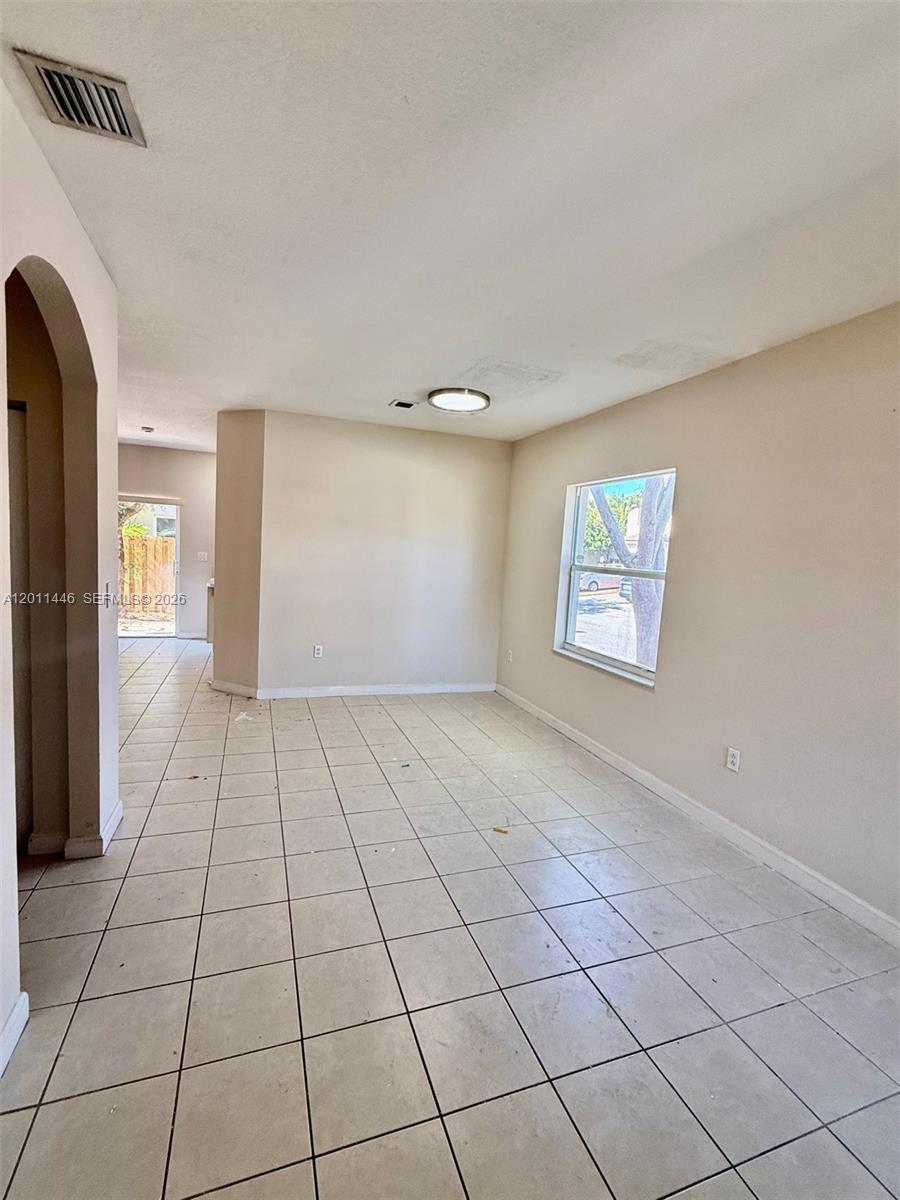 9261 SW 220th Ter, Cutler Bay FL 33190 photo 5