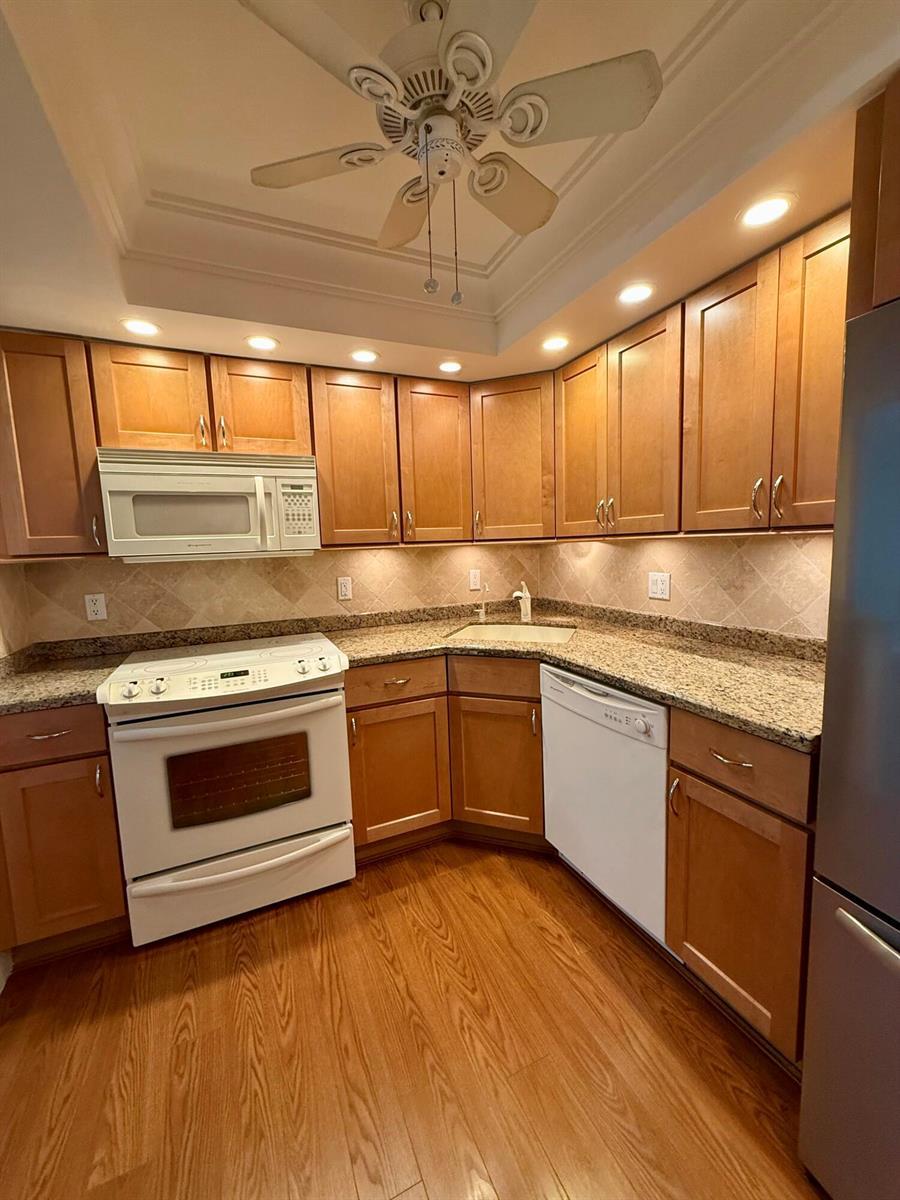 101 Briny Avenue # 906, Pompano Beach FL 33062