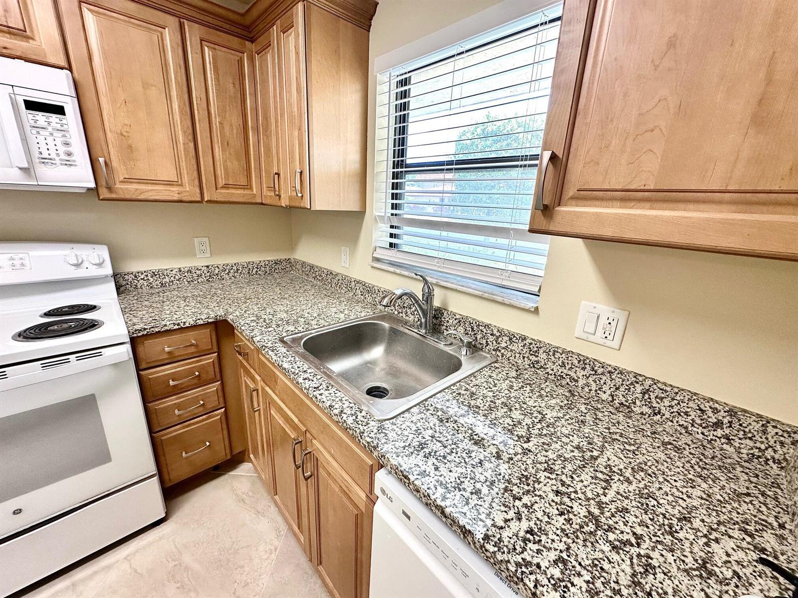 21904 Lake Forest Circle # 101, Boca Raton FL 33433 photo 2