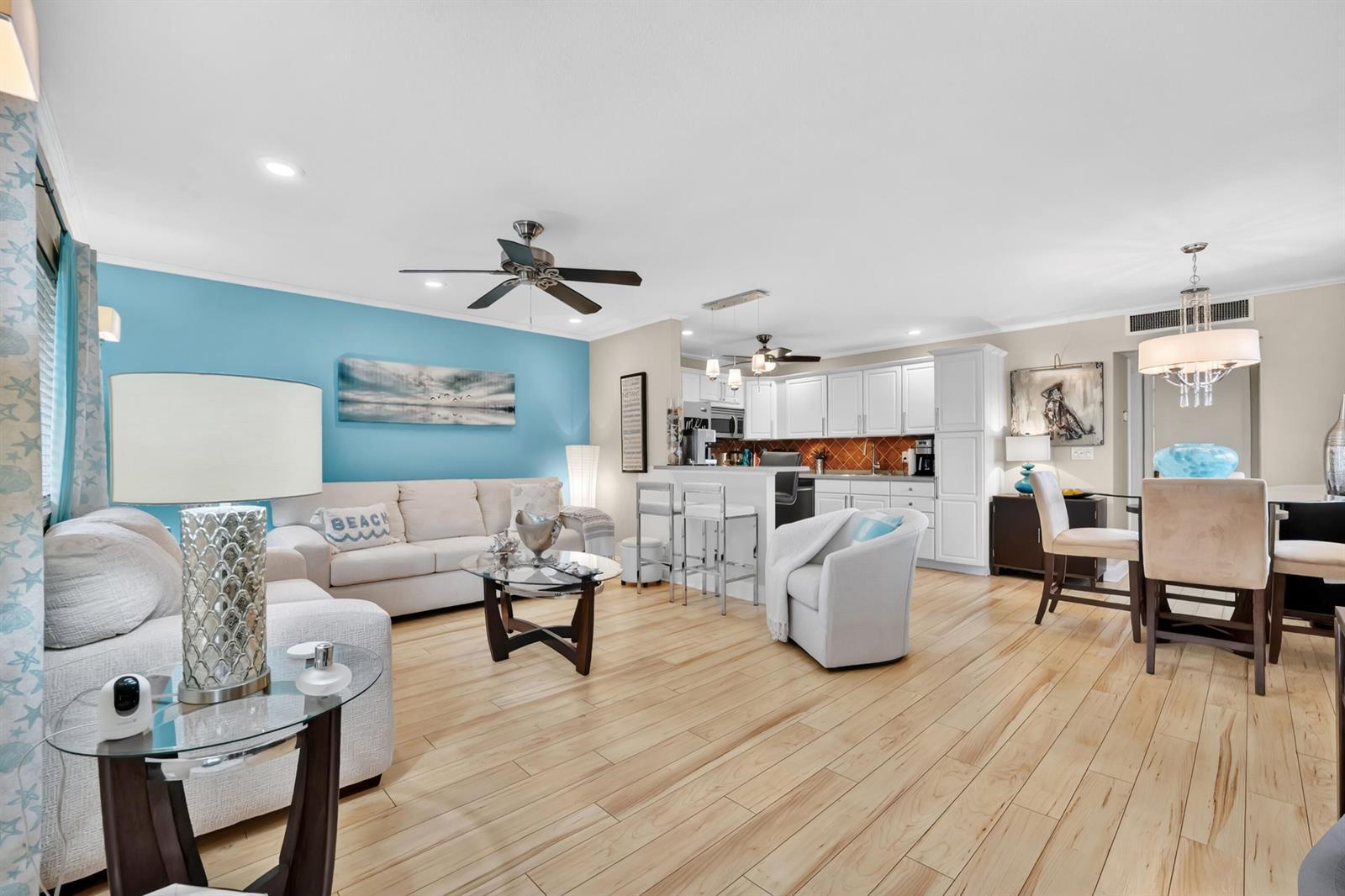 211 Valencia, Delray Beach FL 33446 photo 3