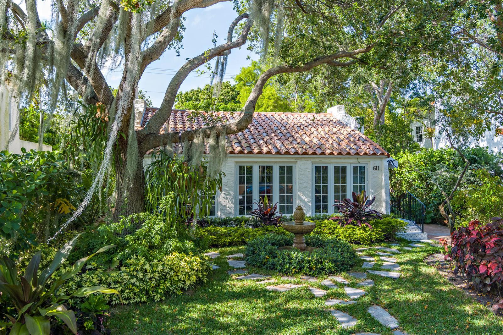 611 Flamingo Drive, West Palm Beach FL 33401 photo 2