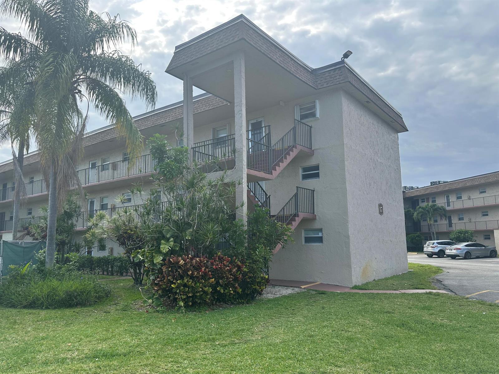 715 Lori Drive # 201, Palm Springs FL 33461 photo 2