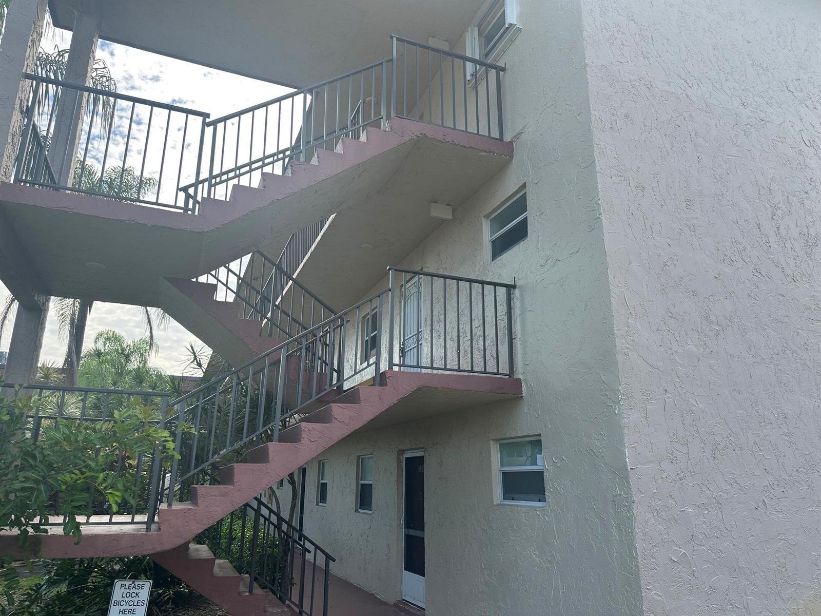 715 Lori Drive # 201, Palm Springs FL 33461 photo 3