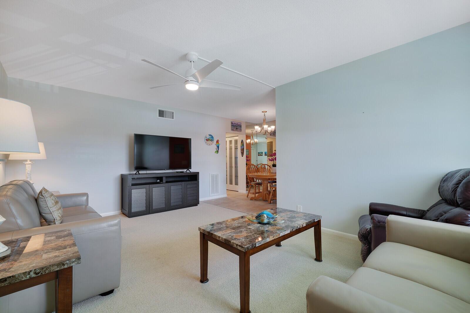 37 Yacht Club Drive Unit 202, North Palm Beach FL 33408 photo 4