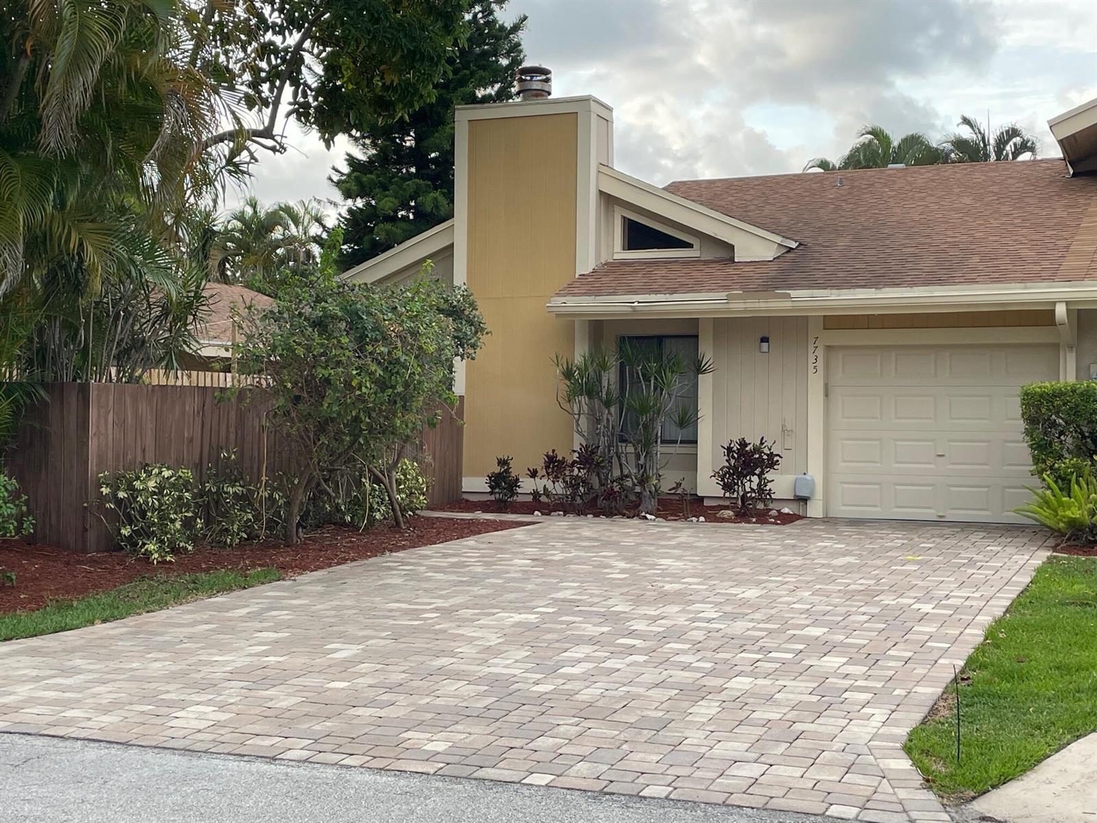 7735 E Kenway Pl Place E, Boca Raton FL 33433