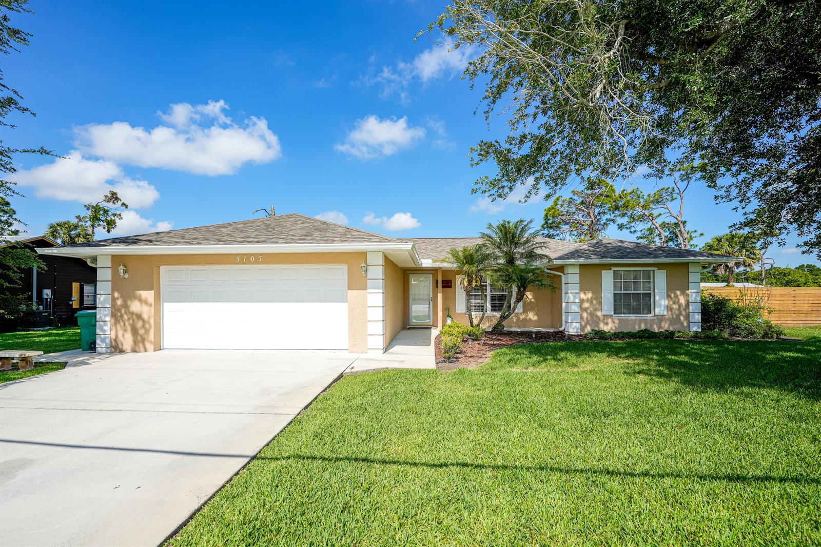 5105 Paleo Pines Circle, Fort Pierce FL 34951 photo 2