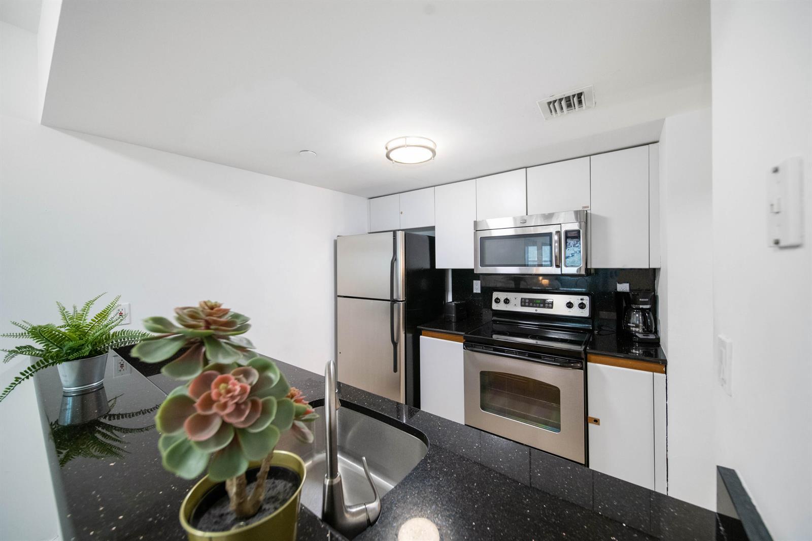 834 Ocean Drive # 406, Miami Beach FL 33139 photo 4