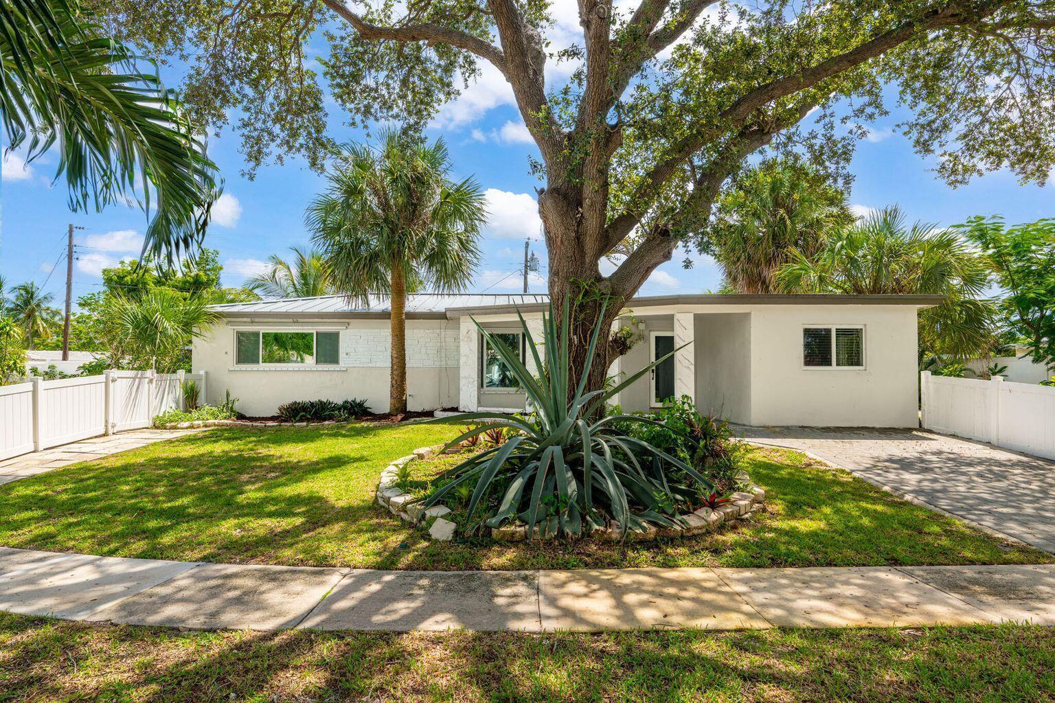 2298 NE 4th Avenue, Boca Raton FL 33431 photo 2
