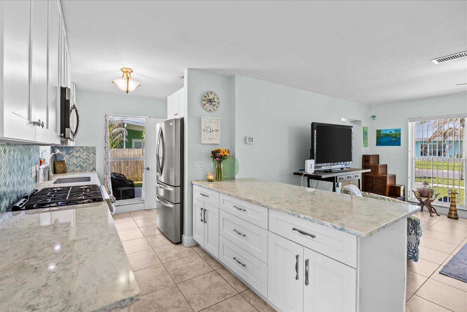 2872 SE Wiltshire Terrace, Port St. Lucie FL 34952 photo 5
