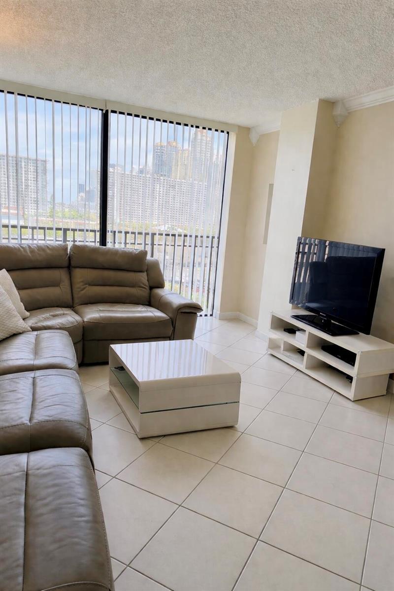 17021 N Bay Road # 912, Sunny Isles Beach FL 33160 photo 4