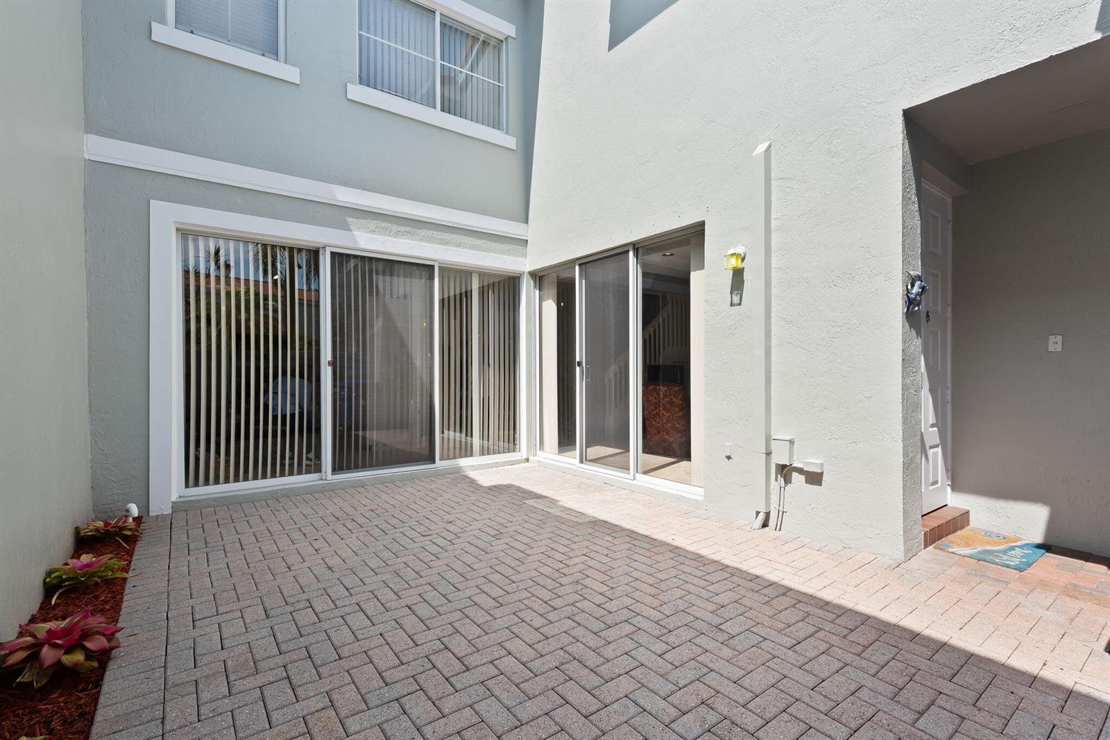 931 Lemonwood Court, Hollywood FL 33019 photo 4