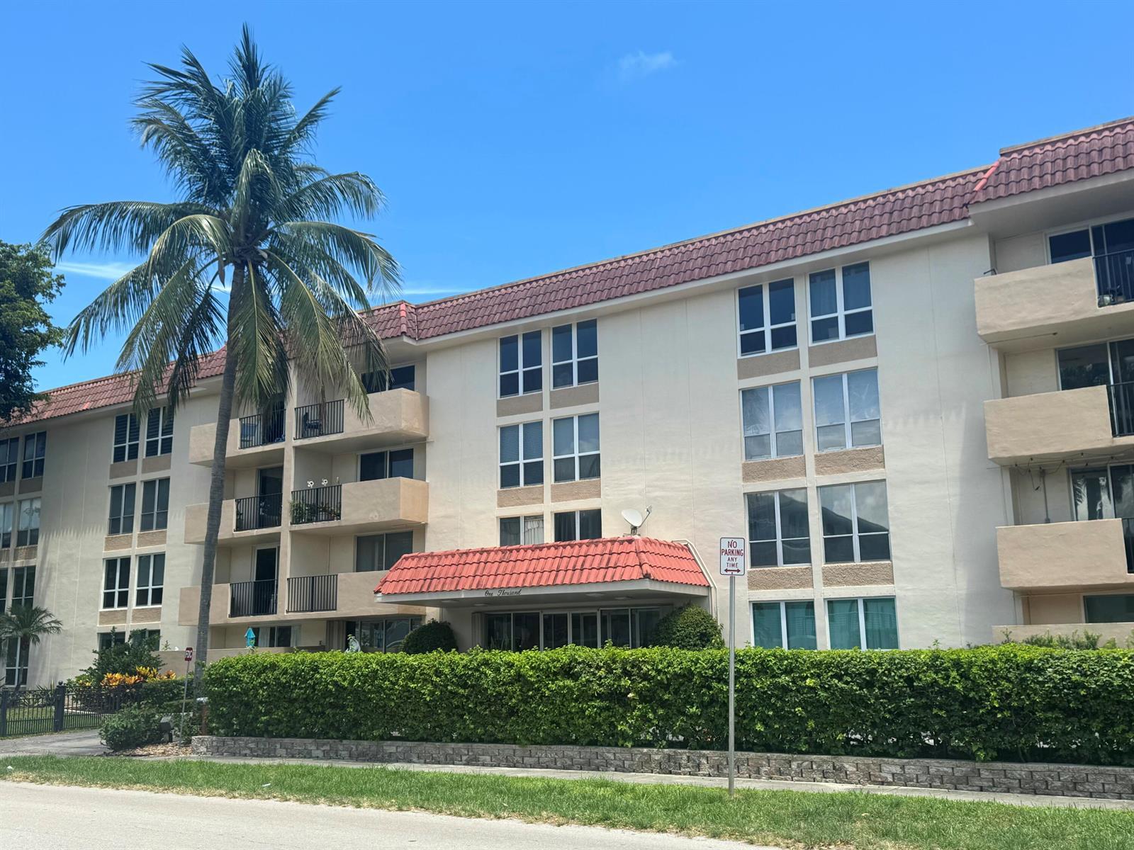 1000 Spanish River Road # 3b, Boca Raton FL 33432