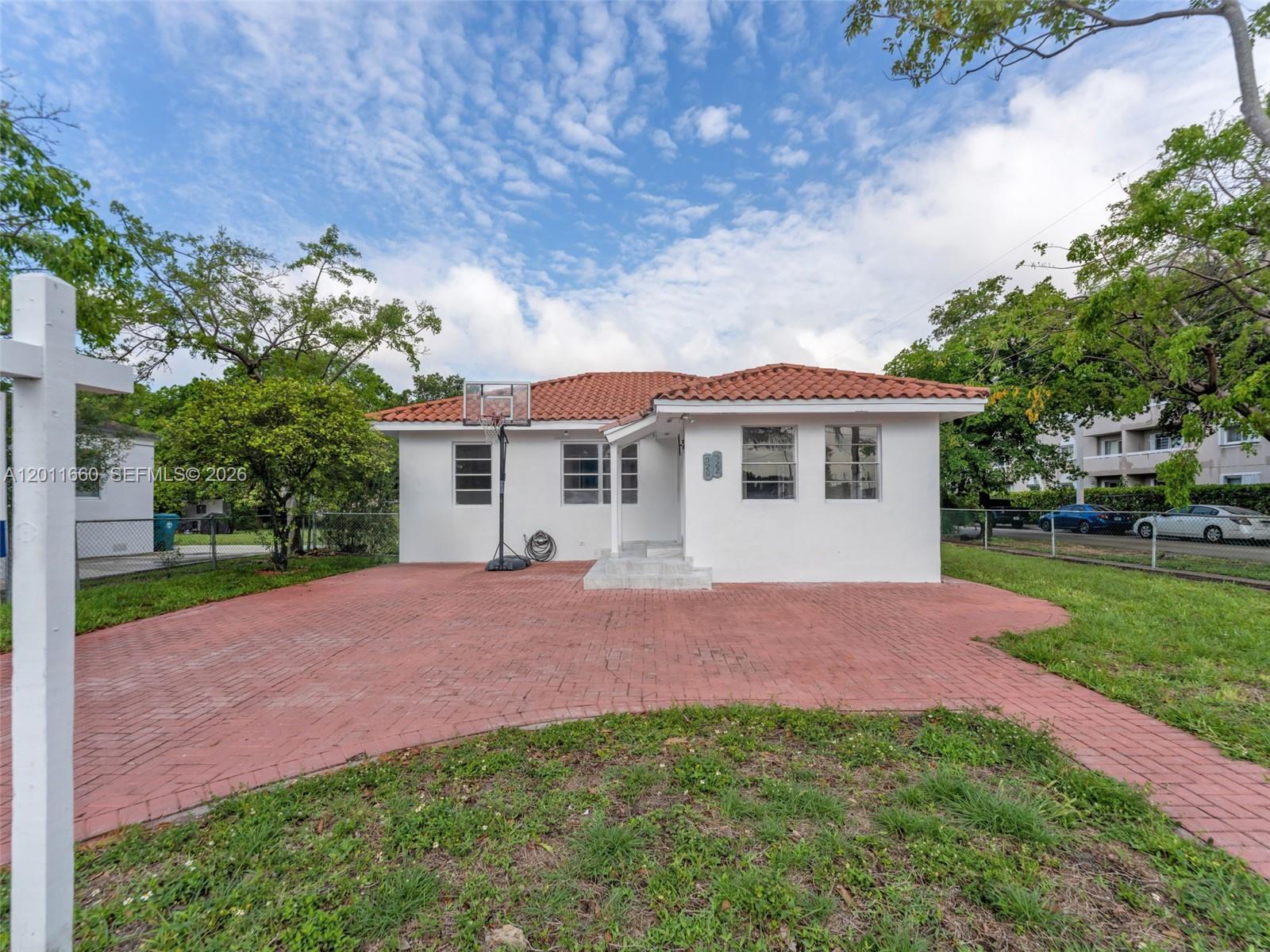 520 NW 32nd Pl # 520, Miami FL 33125 photo 2