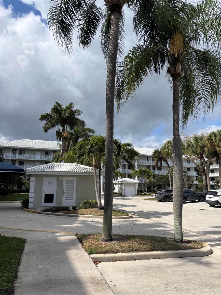 2561 Village Boulevard # 101, West Palm Beach FL 33409 photo 4