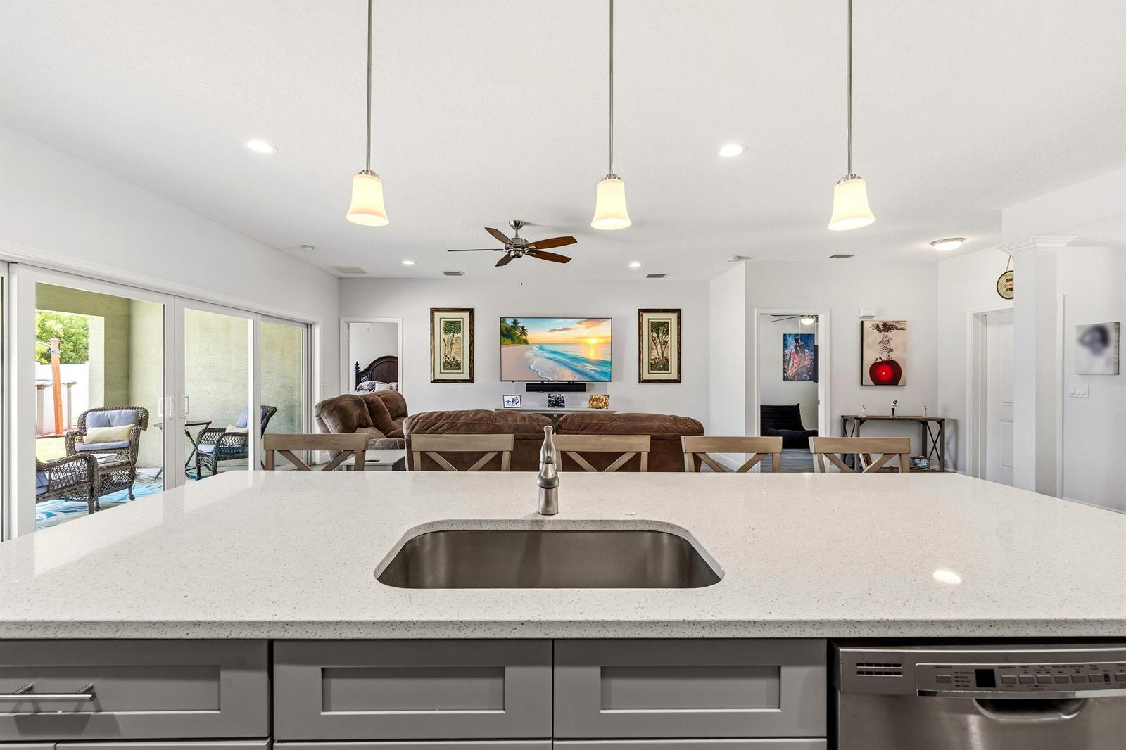 2025 SE South Buttonwood Drive, Port St. Lucie FL 34952 photo 3