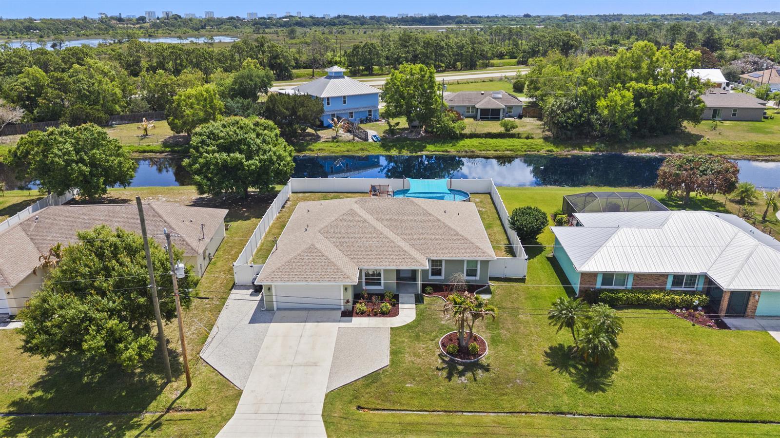 2025 SE South Buttonwood Drive, Port St. Lucie FL 34952 photo 5