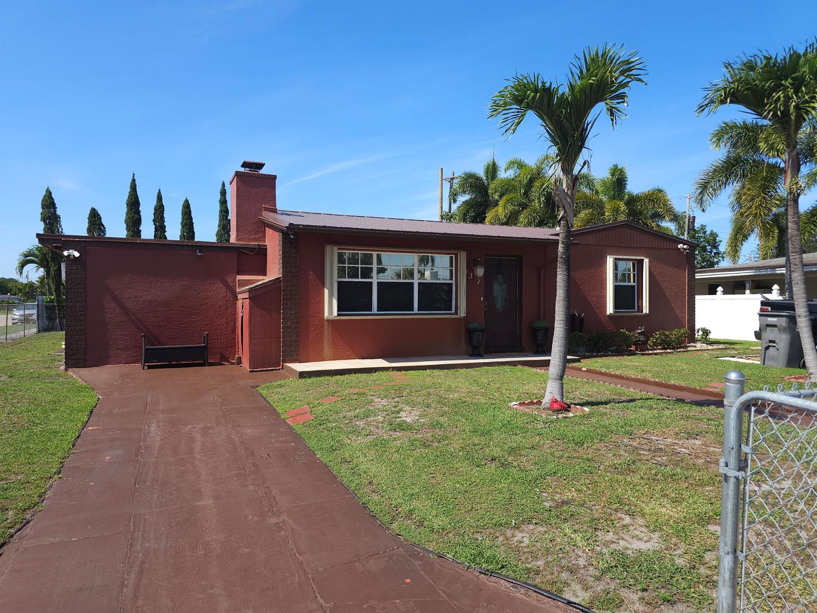 637 Dogwood Road, West Palm Beach FL 33409 photo 2