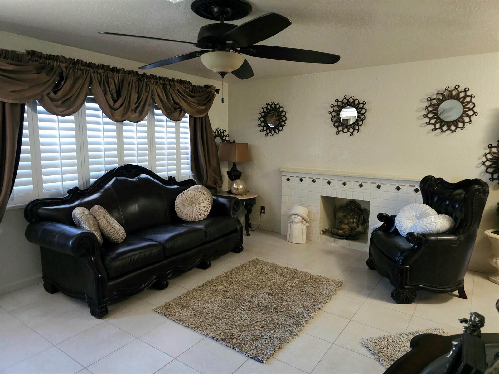 637 Dogwood Road, West Palm Beach FL 33409 photo 4