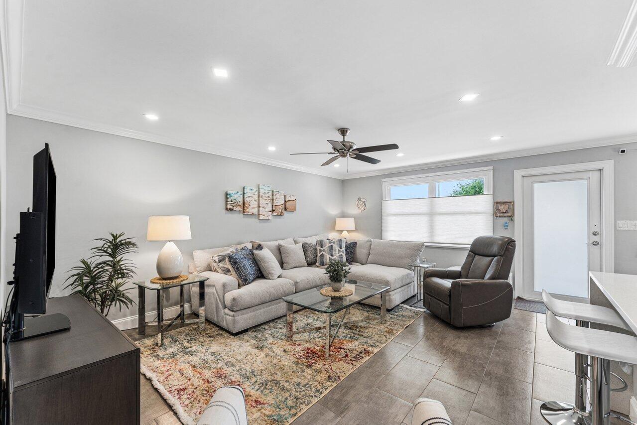 1027 Farnham O # 1027, Deerfield Beach FL 33442 photo 2