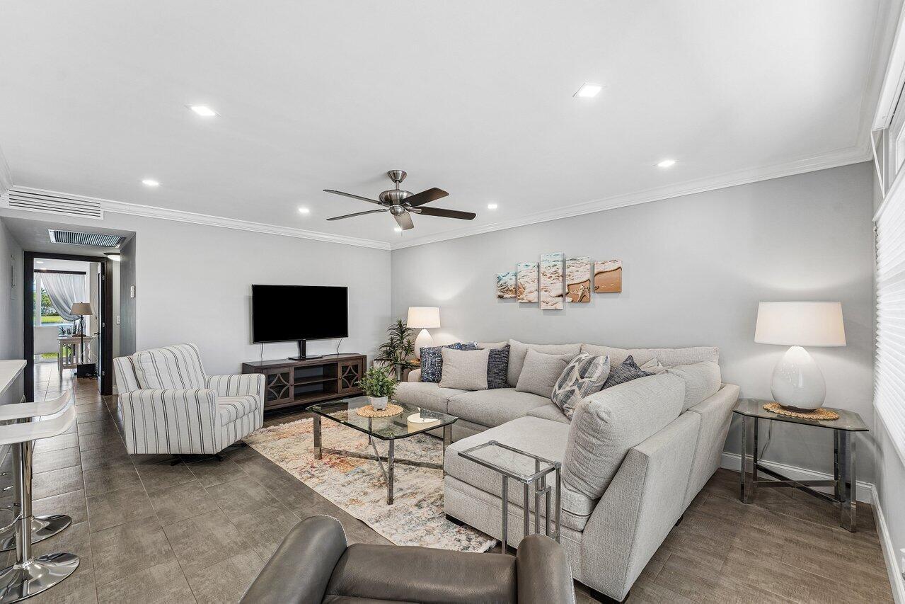 1027 Farnham O # 1027, Deerfield Beach FL 33442