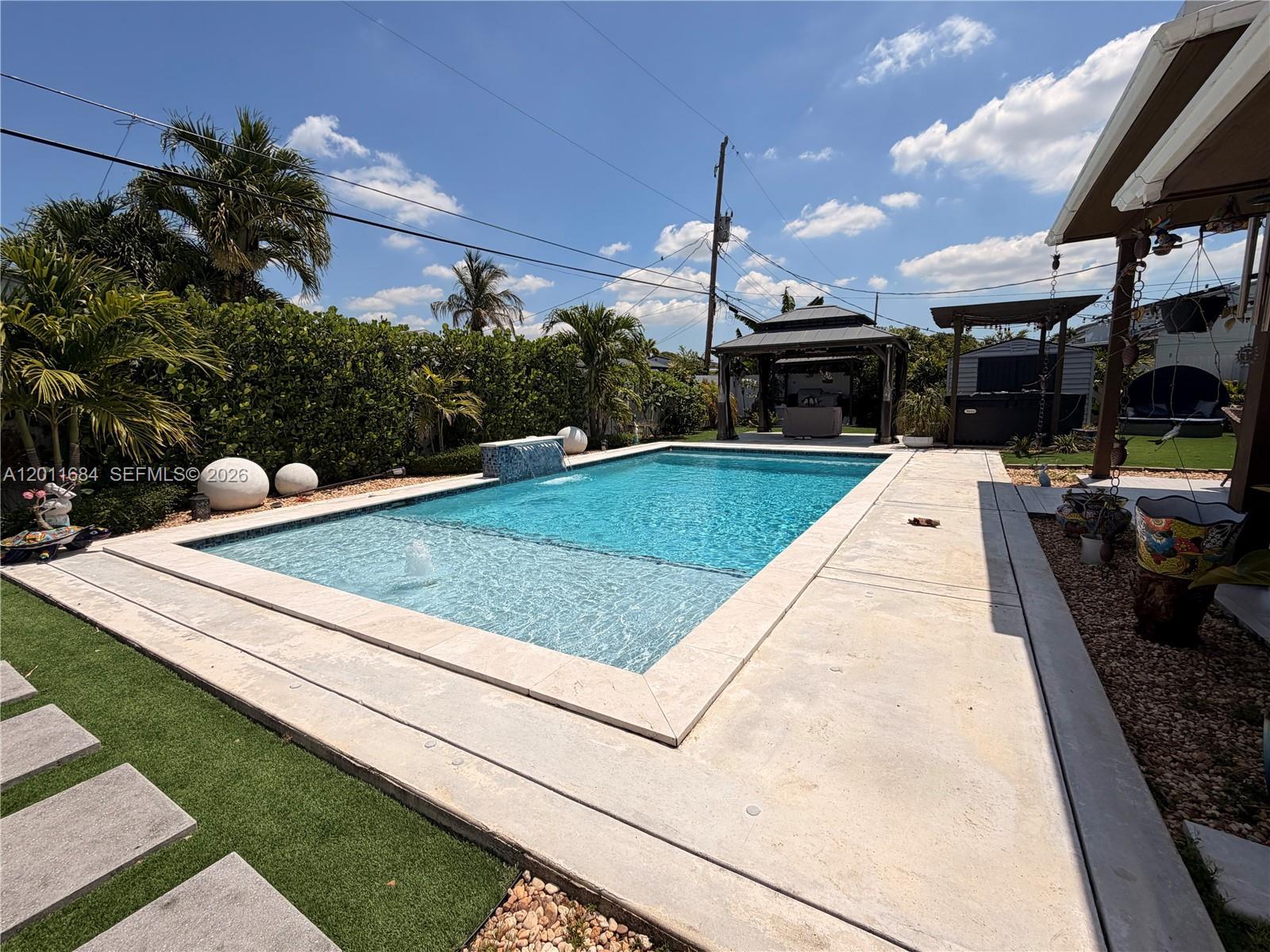 315 W 62nd St, Hialeah FL 33012 photo 2