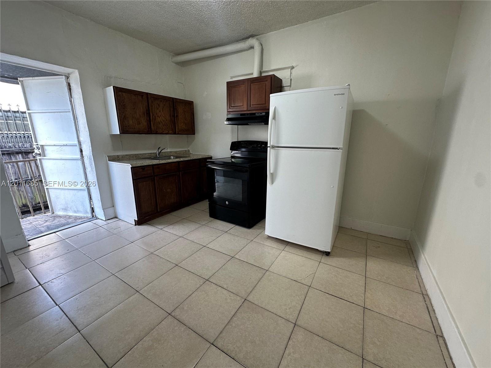 1767 NW 5th St # 3, Miami FL 33125 photo 2